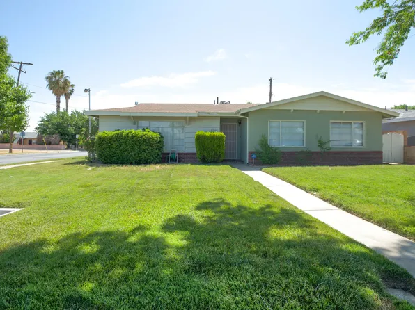 43946 3rd St E, Lancaster, CA 93535