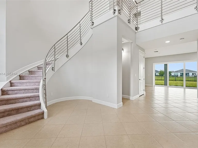 15239 Goldfinch Cir — Photo 5