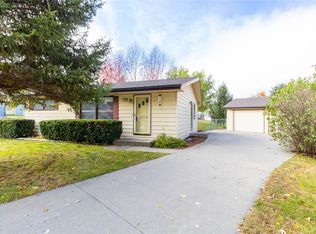 222 NE Circle Dr, Grimes, IA 50111