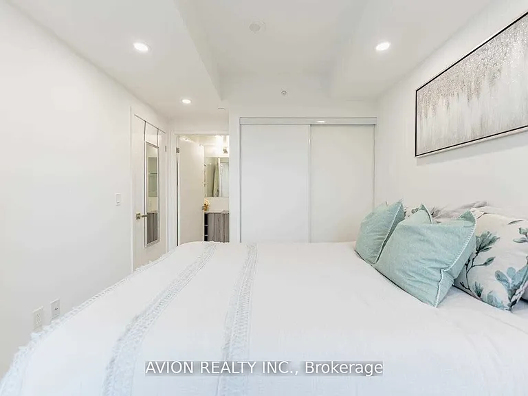 31 Tippett Rd #336 — Photo 16