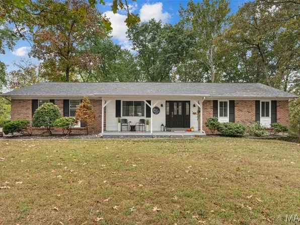 5646 Country Club Ln, Washington, MO 63090