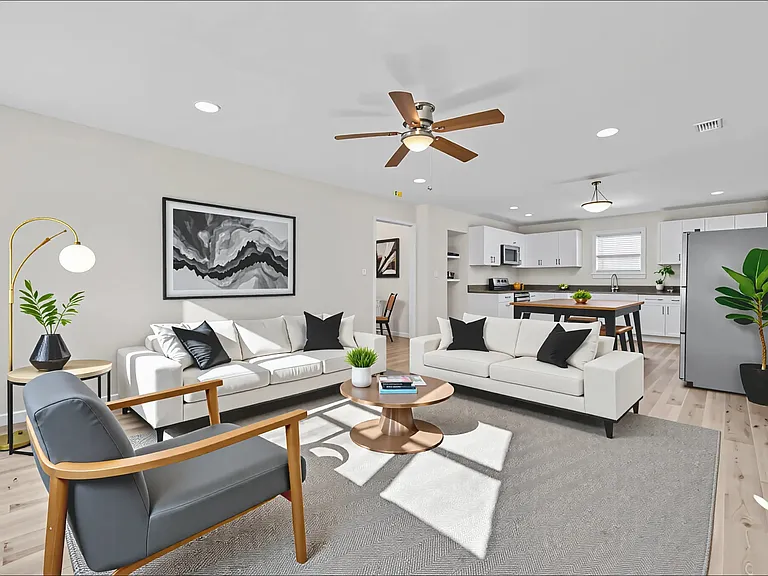 1005 E Russell Ave — Photo 3