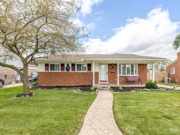2429 Parliament Dr, Sterling Heights, MI 48310