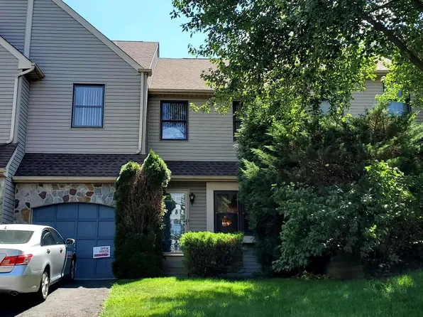 93 Bellwood Dr, Langhorne, PA 19053