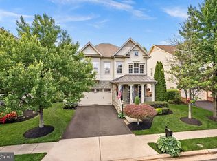 42755 Chatelain Cir, Ashburn, VA 20148