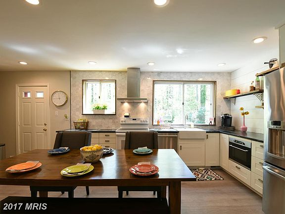 3rd image of 3615 Rose Ln