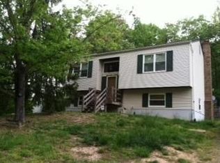 525 Queensway Rd, North Chesterfield, VA 23236