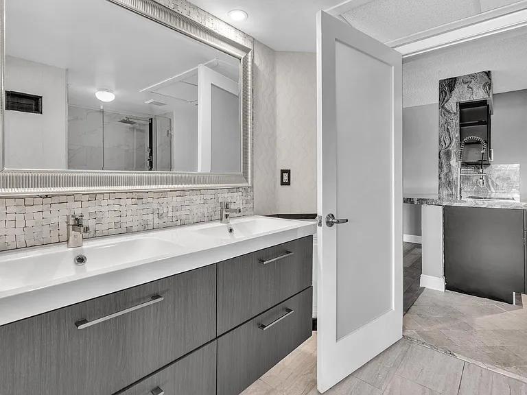 2820 Oakland Forest Dr #107 — Photo 38