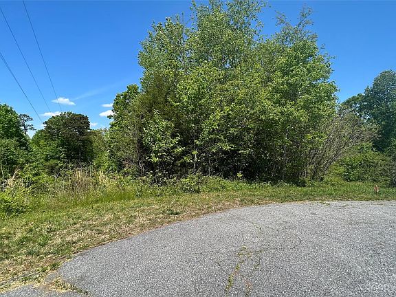 4th image of 4863 33rd Street Ct NE #9