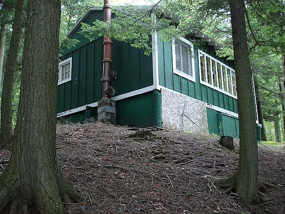 4th image of 33 Coulon Dr