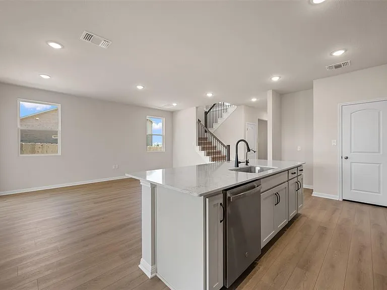 113 Coleto Trl — Photo 16