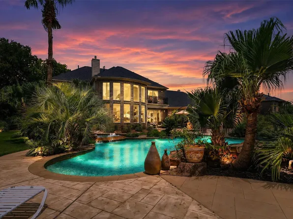 3406 Wellspring Lake Dr, Weston Lakes, TX 77441