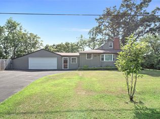 735 S Cloverhill Rd, Jackson, MI 49201