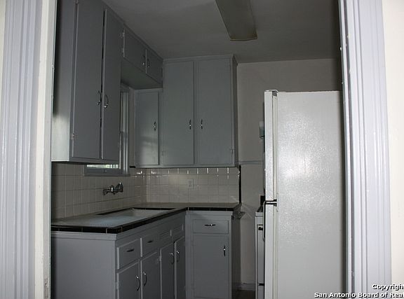 4th image of 239 Menlo Blvd