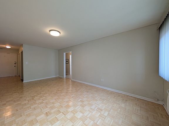 5th image of 425 Wesley Ave APT 303