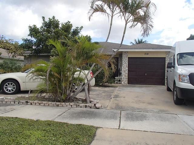 1st image of 318 SW 32nd Ter