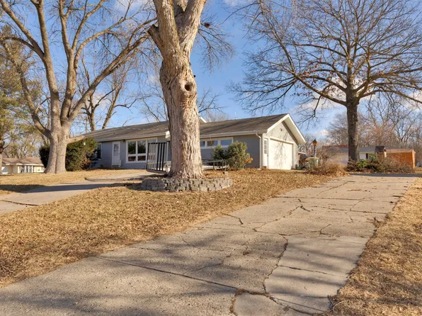818 N East St, Indianola, IA 50125