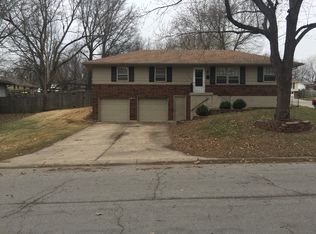 4000 S Coventry Dr, Independence, MO 64055