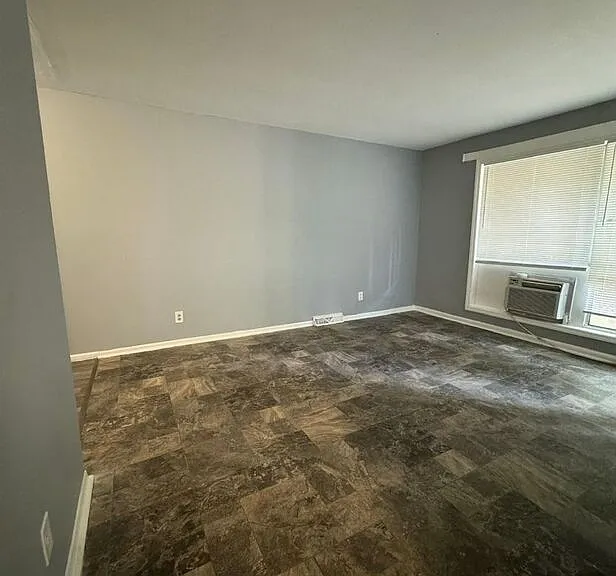 532 Camrose Dr — Photo 14
