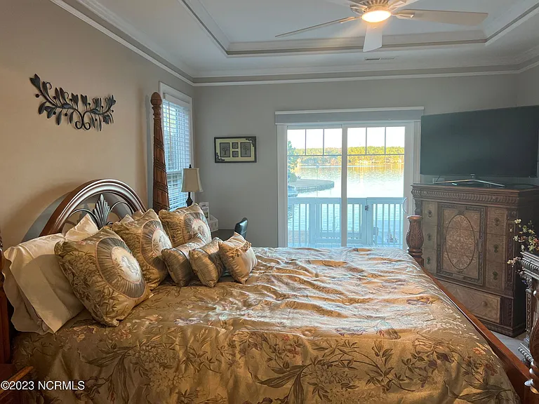 127 Shaw Dr — Photo 13
