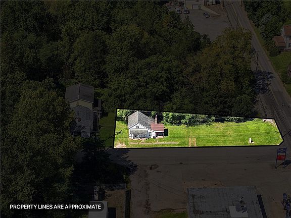 4th image of 416 Snyder St