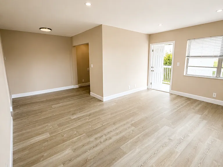 1607 Arthur St #304 — Photo 8