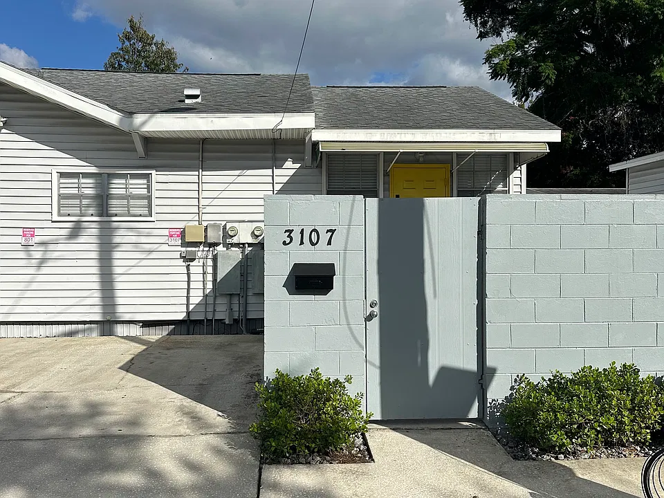 3107 N Mitchell Ave