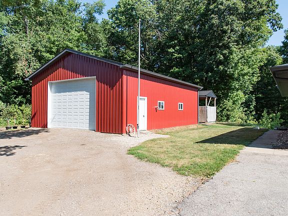 3rd image of 7035 E Main St