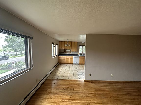 4th image of 1547 Wynne Ave #4