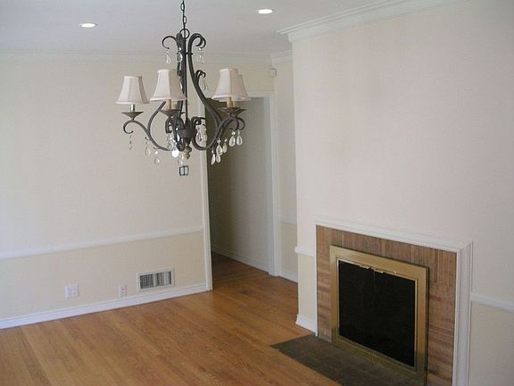 3rd image of 2004 Bagley Ave
