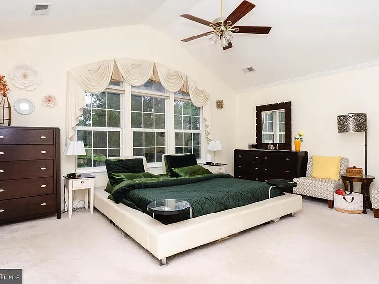 18278 Maple Spring Ct — Photo 17