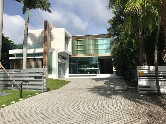 5th image of 471 Center Island Dr