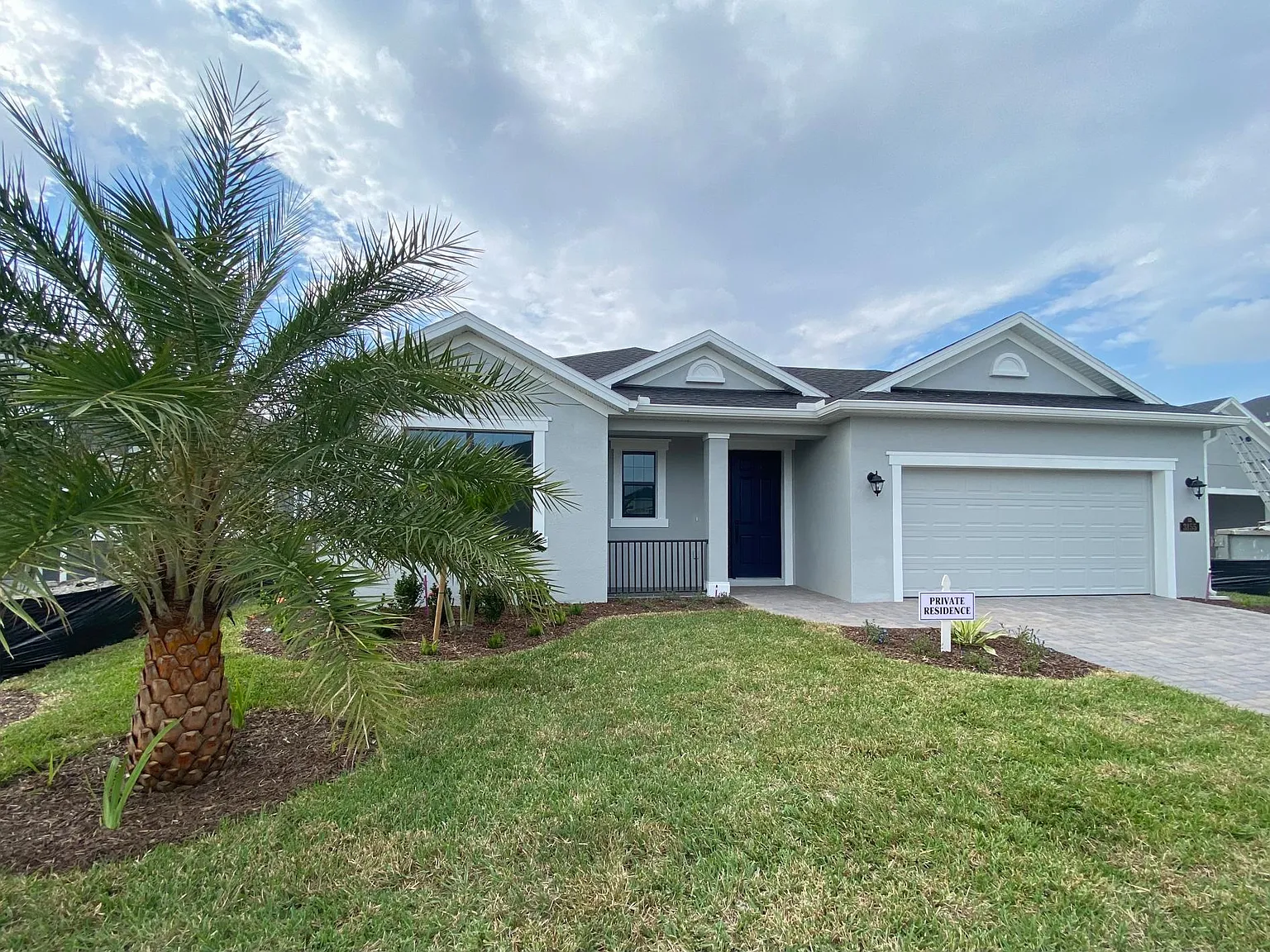 3 bed, 2.5 bath, 1933 sqft, $3,200 — Photo 3