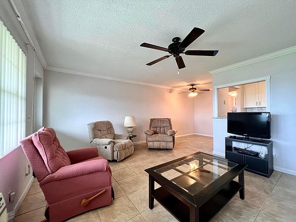 3rd image of 282 Chatham N