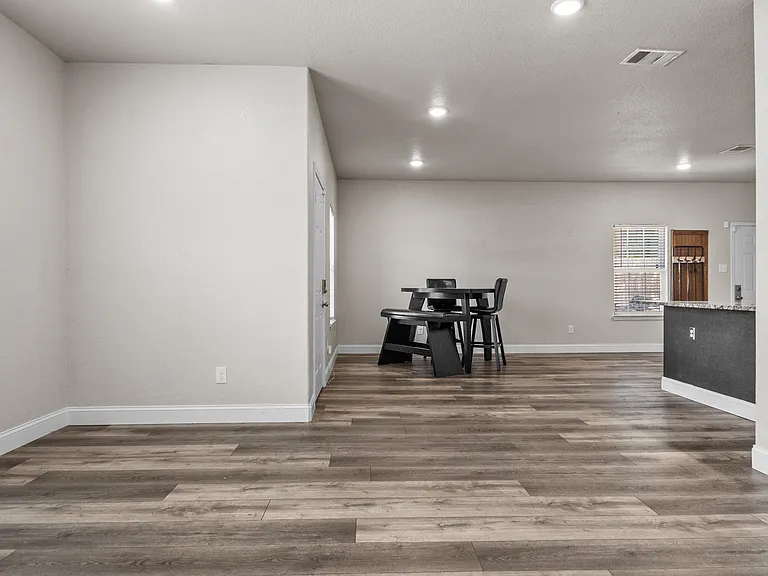 850 E Harvey Ave — Photo 9
