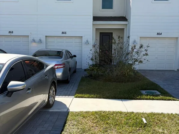 866 SE Grovebush Lane, Port St Lucie, FL 34984