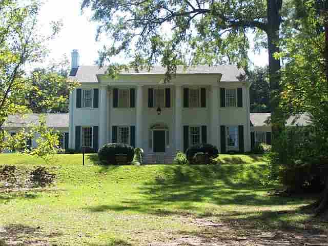 1st image of 407 Woodland Dr