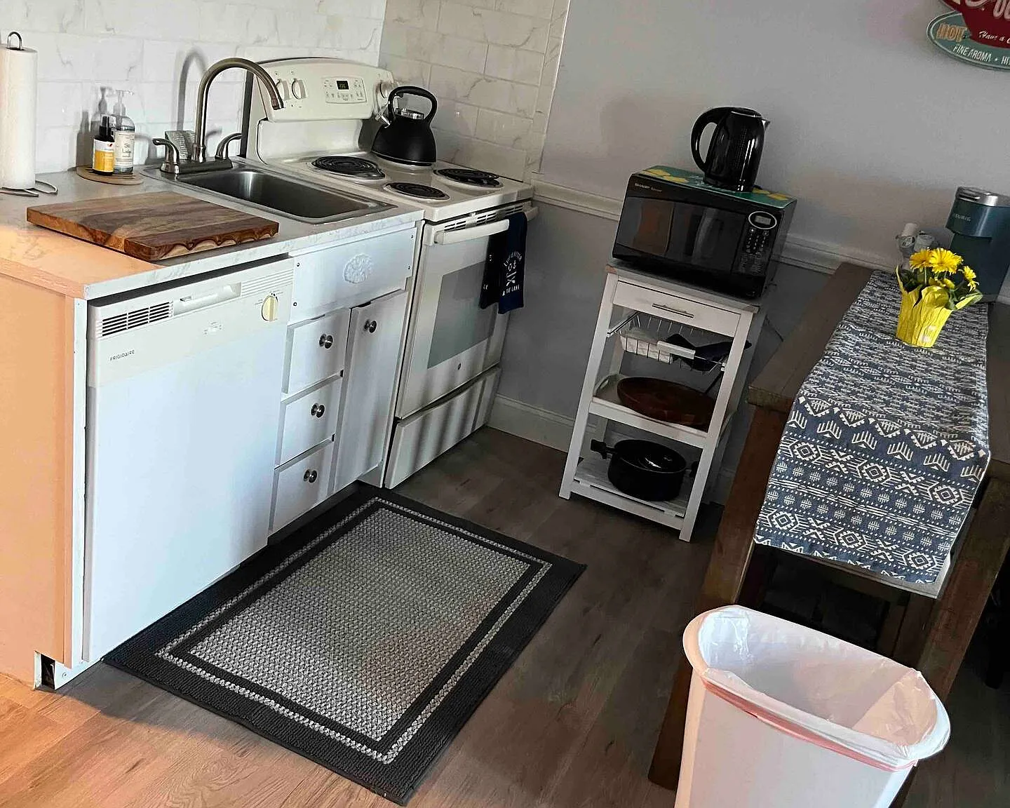 Studio, 432 sqft, $1,300 — Photo 4