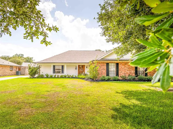 412 Lake Crescent Cir, Houma, LA 70360