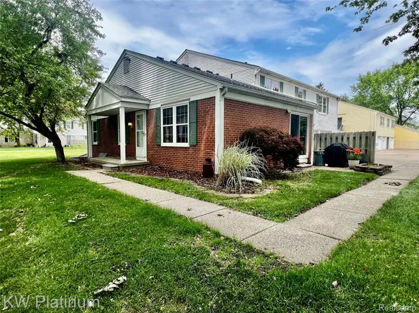 24708 Spring Ln #37, Harrison Township, MI 48045