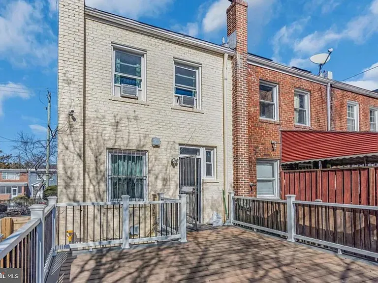 4011 Blaine St NE — Photo 4