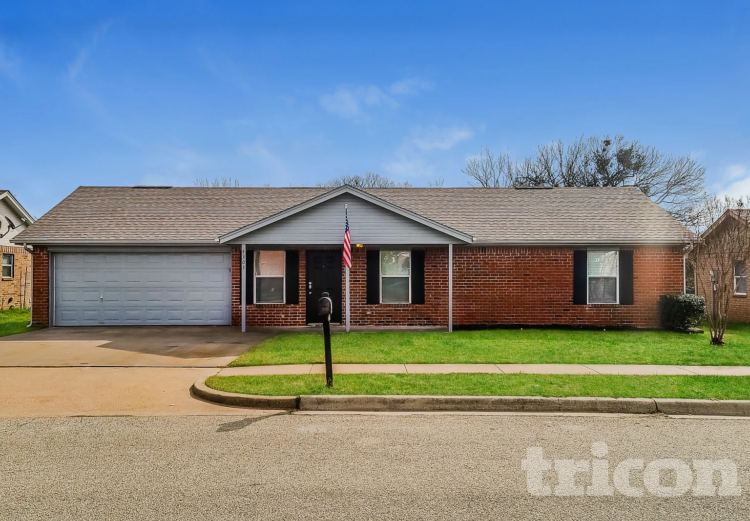 4303 Sheldon Drive Granbury TX — Photo 1