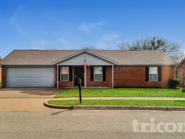4303 Sheldon Dr, Granbury, TX 76049