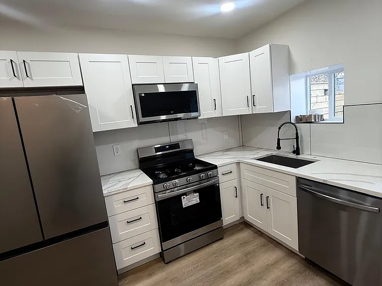 1613 N Bailey St — Photo 5