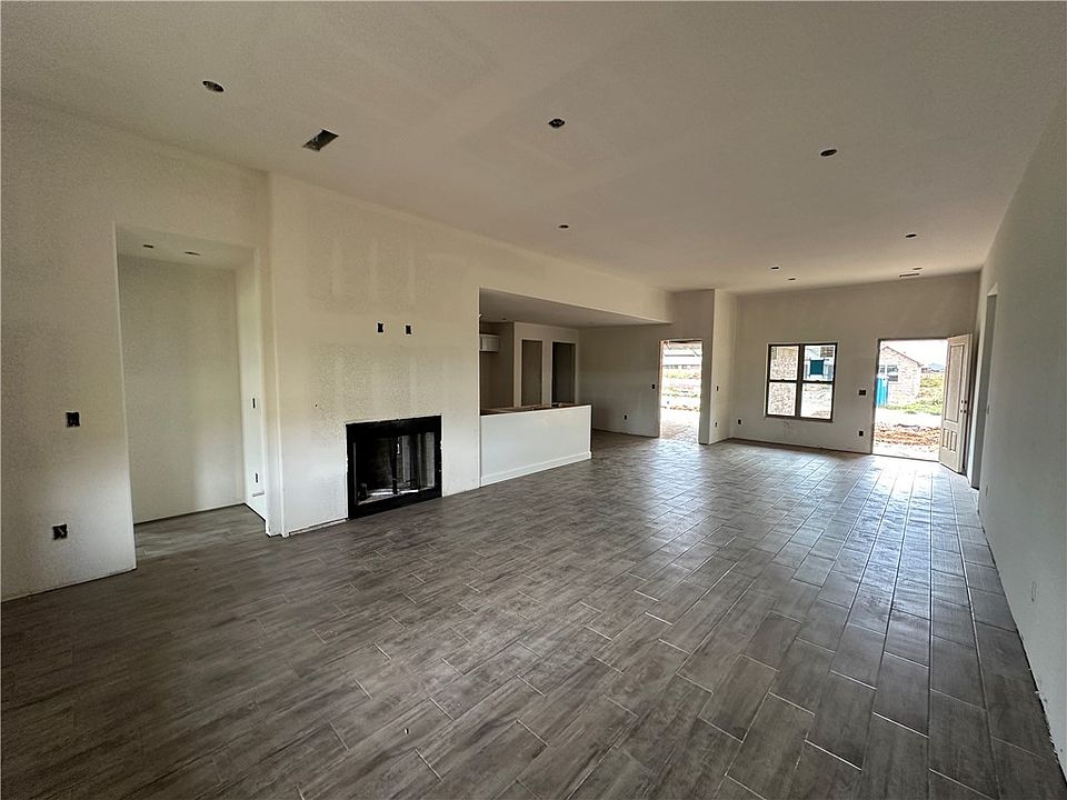 2nd image of 430 Palm St