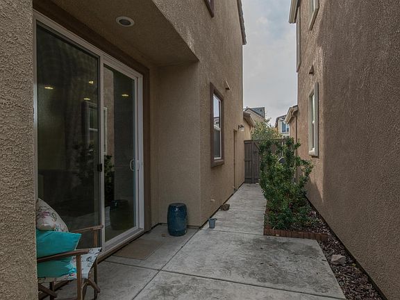 3rd image of 2569 Pleasant Grove Blvd