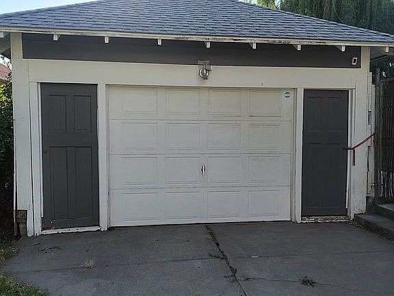 1 car garage