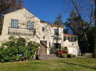 143 Baker Hill Rd, Great Neck, NY 11023