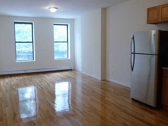 2nd image of 2256 3rd Ave Ste 2