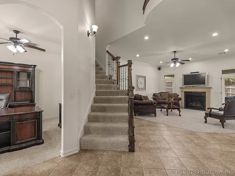 4902 S 165th East Ave — Photo 4